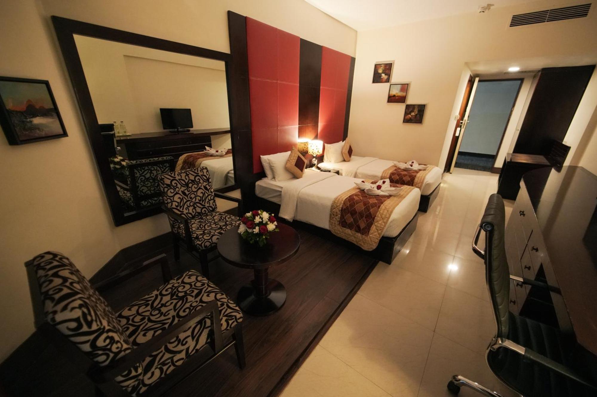 The South Park Hotel Thiruvananthapuram Exterior foto