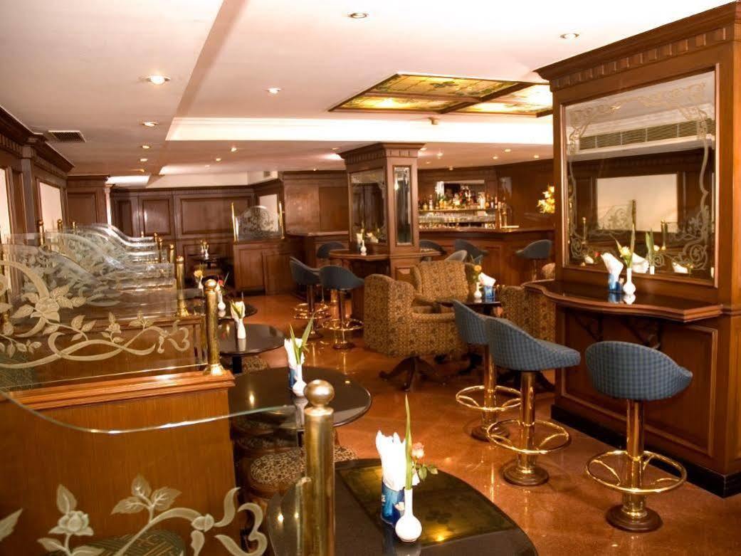 The South Park Hotel Thiruvananthapuram Exterior foto