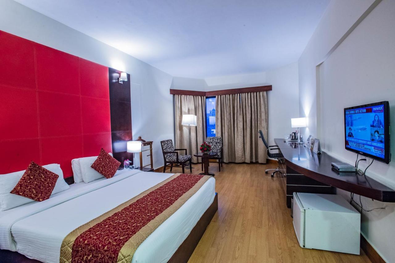 The South Park Hotel Thiruvananthapuram Exterior foto