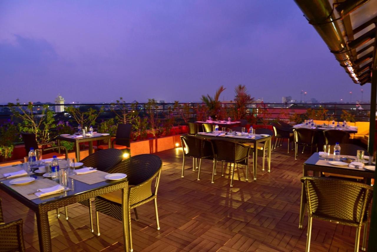 The South Park Hotel Thiruvananthapuram Exterior foto